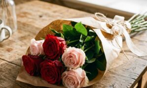 rosemeaning_six-roses-meaning-symbolism-infatuation-_16x9 6 Roses Meaning: The Secret Floral Code for Infatuation and Desiring Closer Love